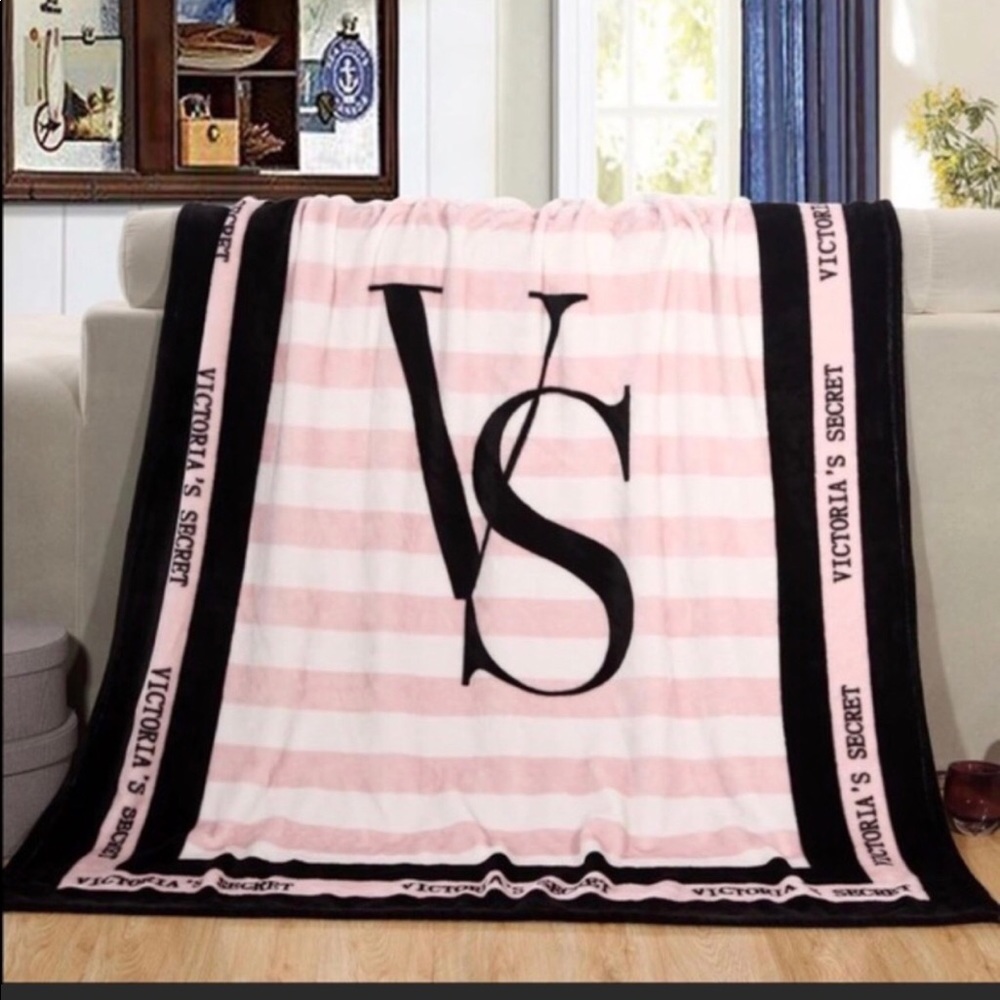 Victoria Secret Blanket 💕